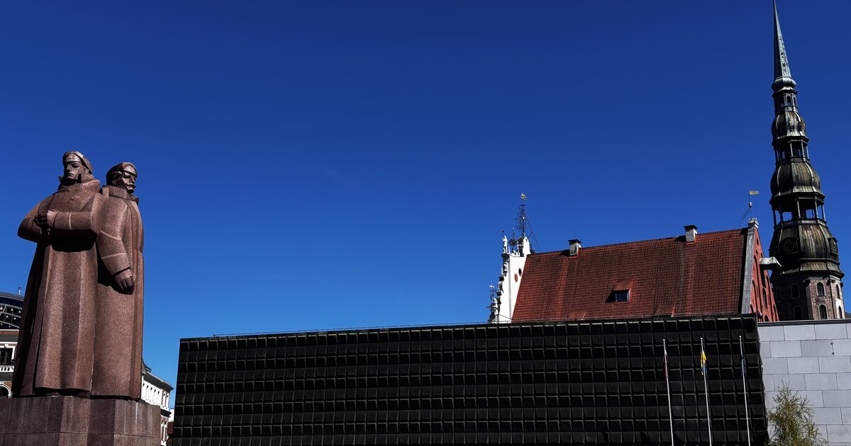 Latviešu strēlnieku piemineklis un Latvijas Okupācijas muzejs, Rīga.