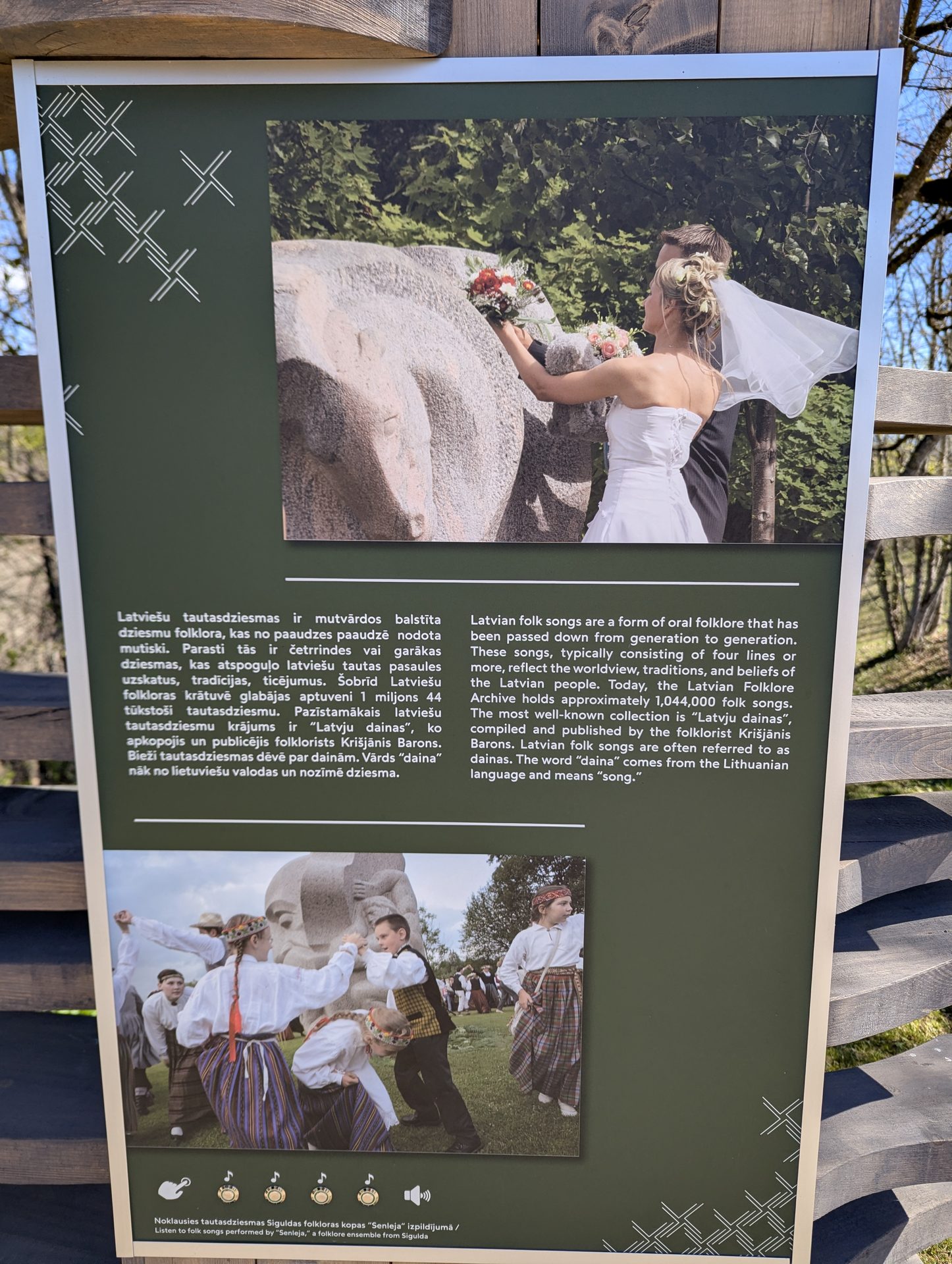 Krimuldas muižas apkārtne pavasarī